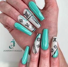 Branded Nails Designs, Lv Acrylic Nails, Louis Vuitton Nails Acrylic, Lv Nails Louis Vuitton, Bling Nail Ideas, Louis Vuitton Nail Designs, Louis Nails, Chanel Nails Design, Matte Green Nails