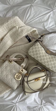 Classy Handbags, Handbag Dior, Cream Handbag, Dior Purse, Cream Purse, Purse Collection, My Style Bags