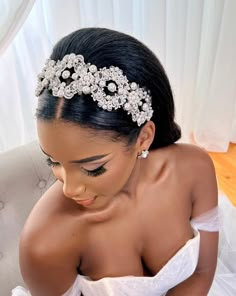 female model wearing silver bridal headband with crystal and pearl embellished halos Beaded Headband For Wedding, Bridal Rhinestone Headpiece, Gold And Blush Wedding, Gowns Reception, Wedding Crown Flower, Flower Wedding Crown, Brides Hairstyles, Headband With Veil, Floral Headband Wedding