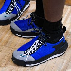 二重仕様のシューレースなどsacaiらしいデザイン 投稿 2023年秋冬発売【sacai x Nike Footscape】トレッキングブーツを融合させたユニークなデザイン は Sneaker Girl｜スニーカーガール に最初に表示されました。