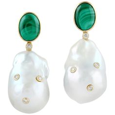 Hand cast from 18-karat gold, these stunning earrings are set with 4.78 carats malachite, 68.37 carats mother of pearl and .36 carats of glimmering diamonds. FOLLOW MEGHNA JEWELS storefront to view the latest collection & exclusive pieces. Meghna Jewels is proudly rated as a Top Seller on 1stDibs with 5 star customer reviews. All items manufactured by us are handmade and can be customized or redesigned. Composition Size-38x16 MM Total Weight-18.523 Gold Weight(Gms)-3.821 Diamond Wt(Cts)-0.36 Mal Evening Jewelry, Pearl Necklace Set, Mother Of Pearl Earrings, Diamond Jewelry Designs, Women Diamond, Pearl Diamond, Lovely Earrings, Hand Cast, Stunning Earrings