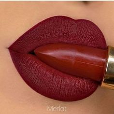 Latest Eye Makeup, Lips Combo, Arabic Eye Makeup, Beautiful Lip Color, Lip Kiss, Red Lipstick Shades, Too Faced Lipstick, Magic Night, Glitter Lip Gloss