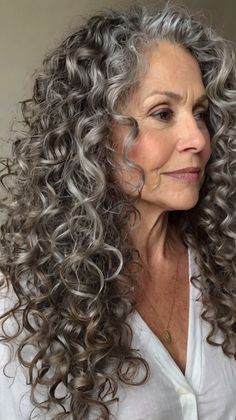 Curly Hairstyles for Women Over 50 Long Curly Layers, Side Curly Hairstyles, Blonde Highlights Curly Hair, Grey Hair Over 50, Framing Highlights, Layered Curls, Highlights Curly Hair, Layered Curly Hair