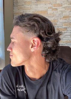 Mullet Hairstyle Mens 2023, Long Modern Mullet Mens, Aesthetic Mullet Men, Cowboy Mullet Haircut, Short Mullet Fade Men, V Mullet Hair, Men Haircut Styles Mullet, Coupe Mullet Homme, Temple Fade Mullet