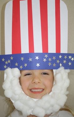 Presidents' Day.   Use whole paper plate. Cut out only center. Leave the top behind the hat. Uncle Sam Craft, Fourth Of July Crafts For Kids, November Crafts, February Crafts, July Ideas, Flag Hat, Patriotic Crafts, Daycare Crafts, Patriotic Holidays