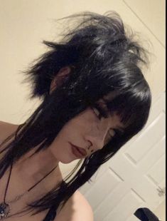 Goth Messy Bun, Straight Hair Styles With Bangs, Emo Hair With Bangs, Alt Ponytail, How To Style Emo Hair, Alt Long Hairstyles, Goth Hair Updo, Alternative Hairstyles Black Women, Black Alt Hair