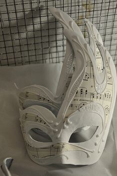 Venetian mask making Masquerade Mask Ideas, Mascara Papel Mache, Venetian Masks, Venetian Mask, Cool Masks, Masks Masquerade, Masquerade Party