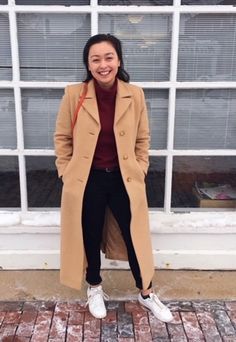 A Cute Camel Coat Outfit Idea - College Fashion Maroon Turtleneck Outfit, Grad School Outfit Student Style, Camel Coat Outfit Winter Style, Football Game Attire, Grad School Outfit, Maroon Turtleneck, Tan Peacoat, Turtleneck Outfits, Camel Coat Outfit