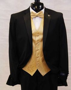 Beauty And The Beast Tuxedo, Sweet 16 Suits For Men, Gold Tuxedo Prom, Beauty And The Beast Damas Dresses, Gold Prom Suits For Men, Red And Gold Tuxedo, Chambelanes Outfits Quinceanera Black, White And Gold Tuxedo, Gold And Black Tuxedo