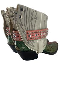 Brand: JUSTIN Style: BOOTS WESTERN Color: MULTI Size: 7.5 Other Info: ANKLE SKU: 186-186299-4174 CONDITION: GENTLY USED Western Ankle-high Boots With Reinforced Heel, Green Western Boots For Rodeo, Western Green Snip Toe Boots, Green Leather Western Boots, Multicolor Western Boots With Snip Toe, Green Snip Toe Ranch Boots, Green Western Ankle Boots, Winter Rodeo Snip Toe Boots, Winter Country Style Boots With Snip Toe