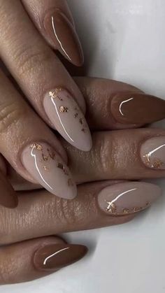 November Nails Designs With Nail Design Brown Nails Ongles Beiges, November Nail Designs, Nails With Gold, Tato Henna, November Nails, Fall Gel Nails, Thanksgiving Nails, Classy Nails, Short Acrylic Nails