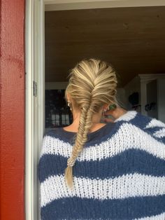 Fishtail Braid Aesthetic, Fishbraid Hairstyles, Scandi Hairstyles, Hairstyles Fishtail Braid, Braids Fishtail, Inspo Hairstyles, Vacation Hair, Fishtail Braid, Cool Braids