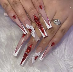 #red #rednails #rednailpolish #rednaildesigns #rednailsideas #acrylicnails #acrylic #acrylicnaildesigns #nails #nailart #nailpolish #naildesign #naildesignideas Quince Nail Ideas, Gold Nails Acrylic, Rose Gold Nails Acrylic, Ongles Bling Bling, Quince Nails, Gold Acrylic Nails, Nails Acrylic Pink