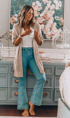 Wide Leg Jean Outfits, Flare Jeans Outfit, Wide Leg Jeans Outfit, Jeans Trend, Jeans Outfit Fall, Look Jean, Mode Hippie, Estilo Hippie, Mode Boho