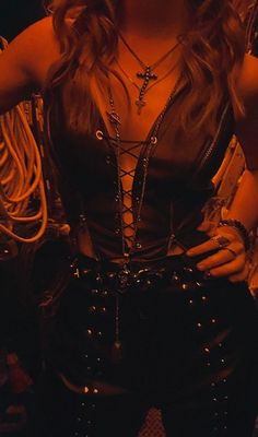 Rock Aesthetic Outfits, Outfits Rockstar, Female Rockstar, Female Rockstar Aesthetic, Glam Rock Outfits, Glam Rock Aesthetic, Outfits Rock, Rock Star Outfit, Rock Aesthetic