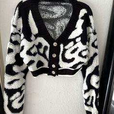 Never Worn Long Sleeve Black/White Button Closure Has Stretch Black And White Sweater Outfit, White Cardigan Outfit, Checkered Clothes, White Sweater Jacket, Cardigan Black And White, Moon Board, White Sweater Outfit, Half Sweater, Birthday Things