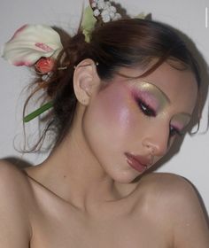 cute trendy makeup inspo eyeshadow inspiration pink green sparkle Peter Pan Kostüm, Maquillage On Fleek, Smink Inspiration, Ethereal Makeup, Dope Makeup, Cute Makeup Looks, Eye Makeup Art