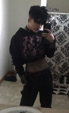 Trans Female Outfits, Punk Fits, Metalhead Fashion, Goth Outfit Inspo, Edgy Fits, Fishnet Crop Tops, Rock And Roll Fashion, Goth Model, Fly Outfit