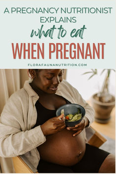 a pregnant woman eating healthy food for a healthy pregnancy with text that reads "a pregnancy nutritionist explains what to eat when pregnant" What To Drink When Pregnant, What Not To Eat When Pregnant, 1st Trimester Pregnancy Food, Prenatal Diet Plan, What To Eat When Pregnant, Pregnancy Superfoods, 5 Superfoods, Prenatal Diet, Pregnancy Recipes