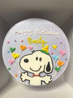 a birthday cake with the words feliz cumpleanos vieja boracha written on it