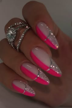 Nail Ideas For Vegas Trip, P!nk Nails, Black White Pink Nails, Sparkly Stiletto Nails, Vegas Nails Ideas, Acrylic Nail Designs Coffin, Vegas Nails, Art Deco Nails, Glamour Nails