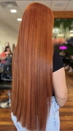 Gold Red Hair, Auburn Hair Color Straight, Straight Orange Hair, Pelo Color Cobre, Ginger Hair On Brown Skin, Long Straight Auburn Hair, Long Orange Hair Aesthetic, Copper Blonde Hair