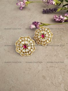 Elegant kundan studs with beautiful imitation clear polki stones and faux pearls. Perfect for a Bollywood parties and South Asian weddings. Length - 1.5 Inch  Width - 1.5 Inch ----------- CARE ----------- - Do not drop. Handle with care. - Do not expose to moisture/water - Do not spray chemicals or perfumes on the jewelry Please feel free to contact us if you have any questions. * We sell high quality imitation jewelry only. All measurements are approximate. Please note that all sales are final. Kundan Studs Earrings, Kundan Studs, Jewelry Pakistani, Bollywood Party, Earrings Indian, Pakistani Jewelry, Kundan Earrings, South Asian Wedding, Indian Earrings