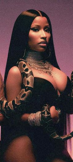 Niki Manaj Aesthic Pink, Feeling Myself Nicki Minaj, Nicki Minaj Queen Album Cover, 2014 Nicki Minaj, Nicki Minaj Tour Outfits, Nicki Minaj Money, Nicki Minaj Lockscreen, Nicki Minaj Iconic Looks, Black Pfps Y2k