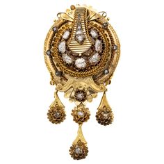 For sale is this stunning Victorian brooch. This royal diamond brooch was most likely made in Belgium or France in the middle of the 19th century. It is set with exceptionally large rose cut diamonds. These stunning diamonds are in very good condition and foil back set like most diamonds during that period, this is a special technique that was used to bring the lustre of the diamonds to its best quality. A crescent shape set with seven large rose cut diamonds is the central part of this piece. F Luxury Yellow Gold Brooch Jewelry, Luxury Yellow Gold Ceremonial Brooches, Royal Diamond, Crescent Shape, Patina Color, Diamond Brooch, Small Hands, Rose Cut Diamond, Rose Cut