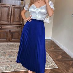 Satin Outfit, Pleated Fashion, Skirts Outfits, Preppy Prom, Business Formal Dress, High Waisted Pleated Skirt, Women Bottoms, Formal Dresses Gowns, Nice Outfits