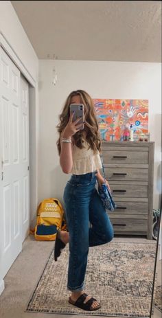 Rainy Day Outfit Dr Martens, Pants And Short Sleeve Outfit, Spring Outfits 2023 Modest, Mid20s Outfits, Fall Outfits Gen Z, Outfits For 35-40 Year Old Women, Spring Style Outfits 2024, Simple Spring Outfits For School, Summer Outfit Ideas Modest