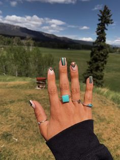 Square acrylic nails #acrylicnails #punchy #punchynails #western #westernnails #cowgirl #squarenails #easynails #easyacrylicnails #simplenails #simpleweaternnails #simplepunchynails #turquoisejewlery #turquoise Brown And Turquoise Nails Western, Cute Western Christmas Nails, Black Punchy Nails, Turquoise Nails Western, Western Nails Simple, Cute Country Nails, Western Themed Nails, Punchy Nails Designs