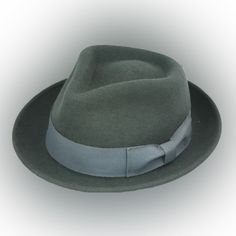 Brand New, No Tags. Brand: Henschel Hat Company Color: Charcoal Size: Large A Flash From The Past Brings Back Class. The Belleterre From Henschel Hat Company Features Warm Wool Felt And A Stylish Contrasting Grosgrain Band. Wool Felt Contrasting Grosgrain Band & Bow Crushable Gentleman Gray Fitted Felt Hat For Winter, Gray Felt Hat For Winter, Classic Gray Flat Brim Hat, Classic Gray Wide Brim Felt Hat, Wool Hat With Short Brim In Solid Color, Solid Color Wool Hat With Short Brim, Classic Gray Fedora, Fitted Gray Hat With Short Brim, Classic Fitted Gray Fedora