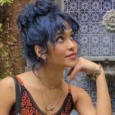 Hair Up Do With Bangs, Bangs On Wavy Curly Hair, Funky Haircuts For Long Hair, Bangs Long Curly Hair, Curly Bangs For Round Face, Cool Hair Women, Whispy Curly Bangs, Wavy Bangs Hairstyles, Medium Length Curly Hairstyles With Bangs