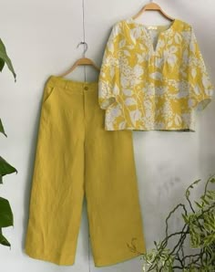 Wide Leg Trousers Casual, Short Kurti Designs, Cotton Short Tops, Summer Suit Women, Puff Sleeve Tops, Cotton Tops Designs, Simple Casual Outfits, Simple Frocks, Simple Kurta Designs