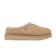 Find UGG Wmns Tasman Slipper 'mustard Seed on Editorialist. Wmns Tasman Slipper 'Mustard Seed' Tasman Mustard Seed, Mid Jordan 1, Ugg Tasman Slippers, Adidas Models, Streetwear Shirts, Ugg Tasman, Nike Models, Adidas Spezial, Adidas Campus