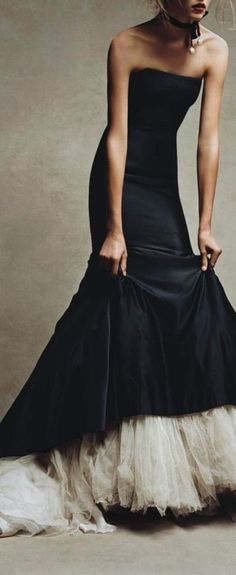 Gonna In Tulle, Party Kleidung, Black Wedding Dresses, Gorgeous Gowns, Black Wedding, Couture Fashion, Pretty Dresses, A Black, Runway Fashion