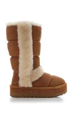 Founded in 1978 by Australian native Brian Smith; Ugg's iconic styles were originally worn by surfers as a way to keep warm after early morning sessions. Transcending seasons and trends; today the label serves as a symbol of SoCal beach culture with its enduring designs that feel like a lasting hug. A best-seller since its inception but with a modern twist; the 'Classic Chillapeak' tall pair is made from plush shearling with contrast trim that's been pre-treated to keep it looking better for lon Girl Bedroom Designs, Australian Native, Ugg Classic, Contrast Trim, Platform Boots, Personal Shopping, Early Morning, Ugg Shoes, Moda Operandi