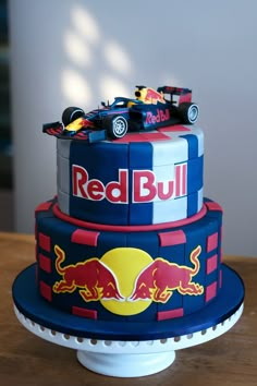 Celebrate in Style with These Red Bull Formula 1 Cakes for Men F1 Cake Ideas Red Bull, F1 Cake Formula 1 Red Bull, Formula 1 Cakes For Men, Pastel F1, Red Bull Cake, Formula 1 Cake, Racing Cake, Birthday Ideas For Men