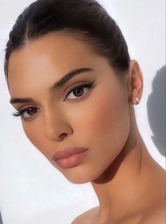 Soft Glam Wedding Makeup Brides, Soft Glam Wedding Makeup, Soft Glam Wedding, Doe Eye Makeup, Fresh Makeup Look, Wedding Makeup Bride, Jenner Makeup