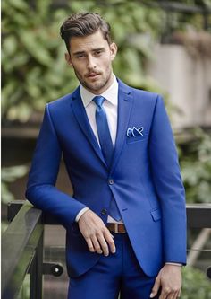 Mens Blue Suit, Groom In White, Wedding Suits Men Grey, Blue Groomsmen Suits, Prom Blazers, Blue Suit Men, Groom Tuxedo, Dress Suits For Men, Groomsmen Suits