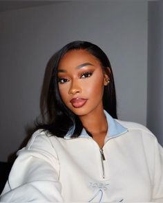 Pinby: @theaishaaaa 💕 Makeup 2022, Red Lips Makeup Look, Frontal Wig Hairstyles, Brown Skin Makeup, Favorite Makeup Products, Glamour Makeup, Makeup Obsession, Front Lace Wigs Human Hair, Makeup For Black Women