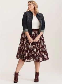 Chic Plus Size Summer Outfits That Wow Silhouette Mode, Chiffon Midi Skirt, Plus Size Fall Outfit, Plus Size Summer Outfits, Peplum Tops, Plus Size Fall, Floral Print Chiffon, Moda Plus