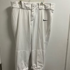 Nike Softball Pants Diamond Invader 3/4 Length White Large Slim Fit. 33” Waist 19” Inseam New With Tags Nike Softball Pants, Nike Pants, White Nikes, Softball, Nike Women, Pant Jumpsuit, Pants For Women, Slim Fit, Nike