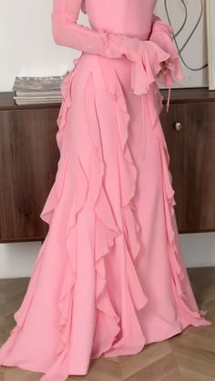 Long Dress Outfit Ideas Casual, Casual Party Outfit Dress, Pink Dress With Long Sleeves, Long Sleeve Ideas For Dresses, Styling A Pink Dress, Beautiful Pink Dress, How To Style Pink Dress, Long Sleeve Design Ideas, Birthday Glam Outfit