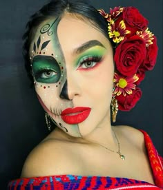 Mexican Heritage Makeup, Eye Makeup Halloween, Mexico Makeup, Mexican Makeup, Halloween Costumes For Work, Holloween Makeup, Pretty Eye Makeup, Beautiful Halloween