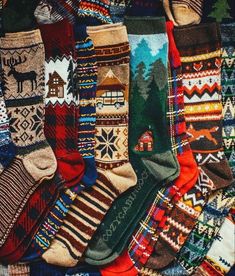 Look 80s, Fox Socks, Kiel James Patrick, Chique Outfit, Cabin Socks, Estilo Hippie, Cozy Socks, Christmas Mood, Favorite Sweater