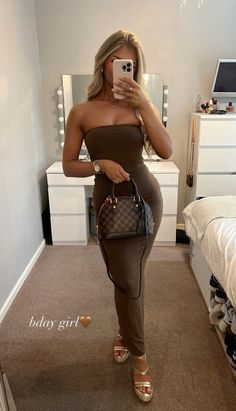 Family Dinner Outfit, Outfit Ideas Dressy, Tight Dress Outfit, Winter Fashion Outfits Casual, Causal Outfits, Paris Outfits, Cute Comfy Outfits, Going Out Outfits, Cute Everyday Outfits