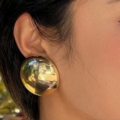 Oversized Round Gold Tone Stud Earrings. Half Sphere. Elegant & Classy. Earrings Classy Elegant, Sphere Earrings, Large Stud Earrings, Earrings Color, Ear Jewelry, Gold Studs, Gold Earrings, Gold Tones, Stud Earrings