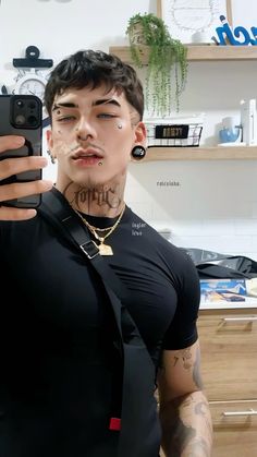 Thug Aesthetic, Mens Haircuts Short, Cute Couple Images, Attractive Guys, Ulzzang Boy, Haircuts For Men, Boy Fashion, Tattoos For Guys, Mens Hairstyles